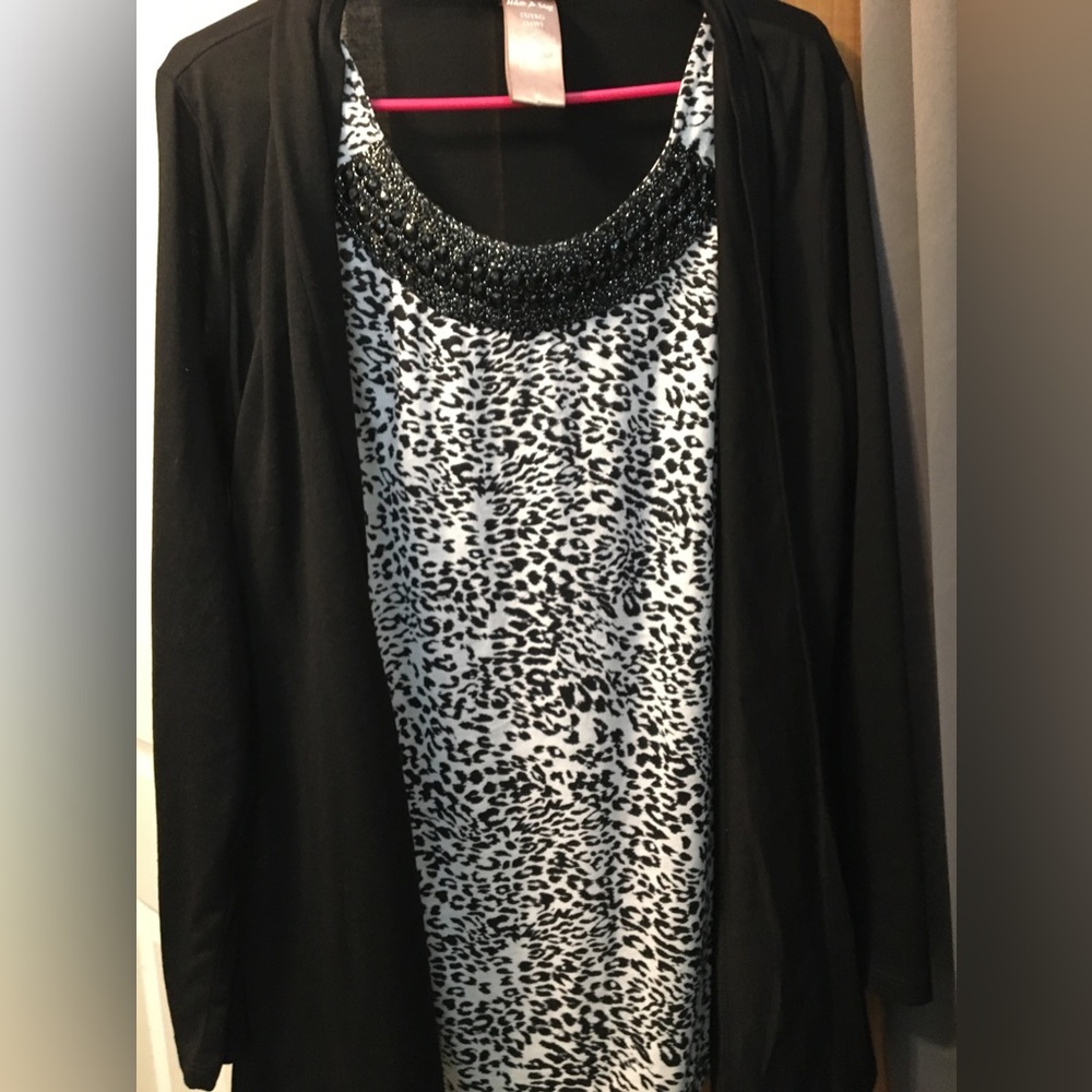 Womens size 1 XLG dress shirt very good condition